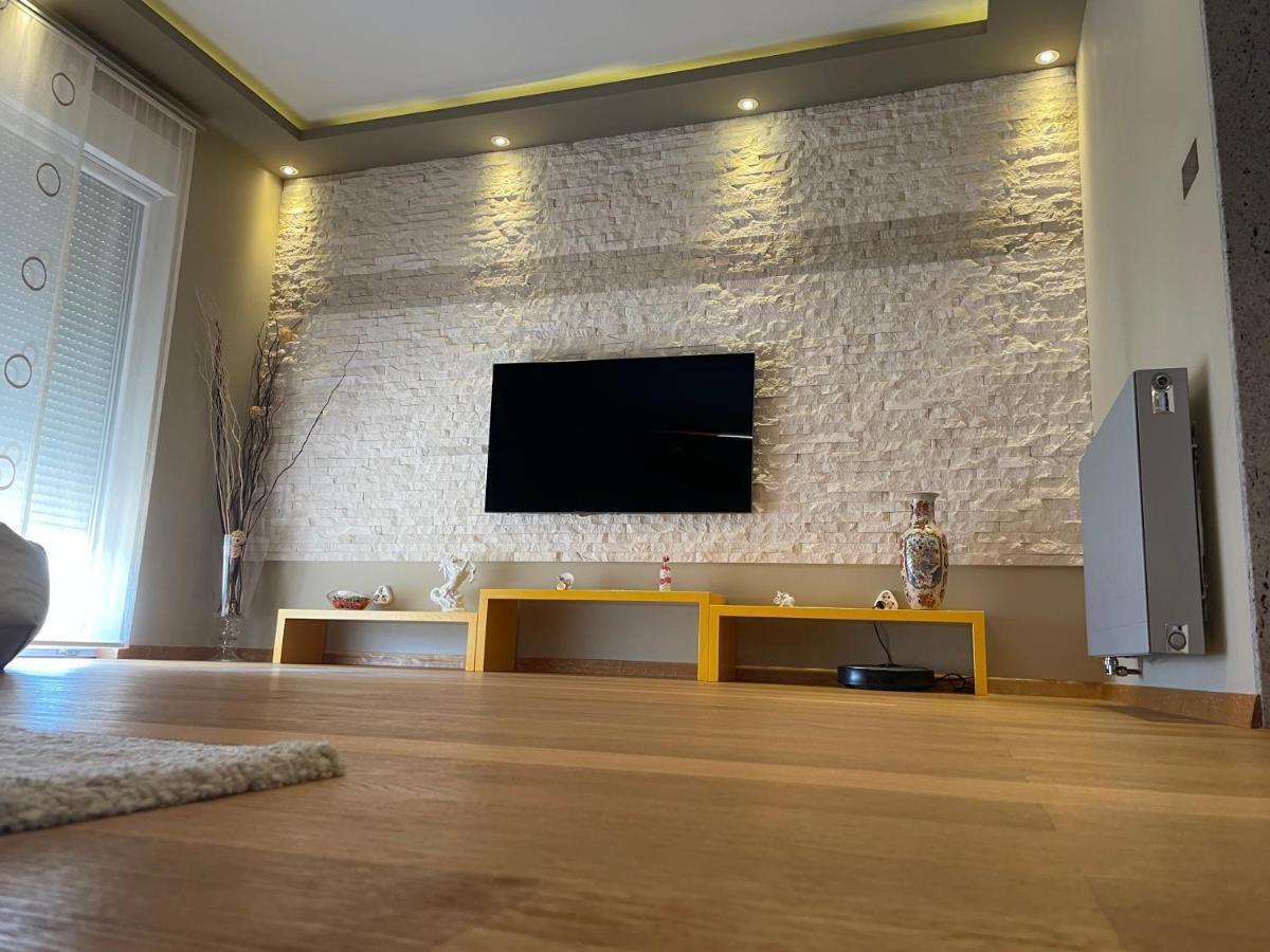 Modern House Surrounded By Nature Grabrov Potok Luaran gambar